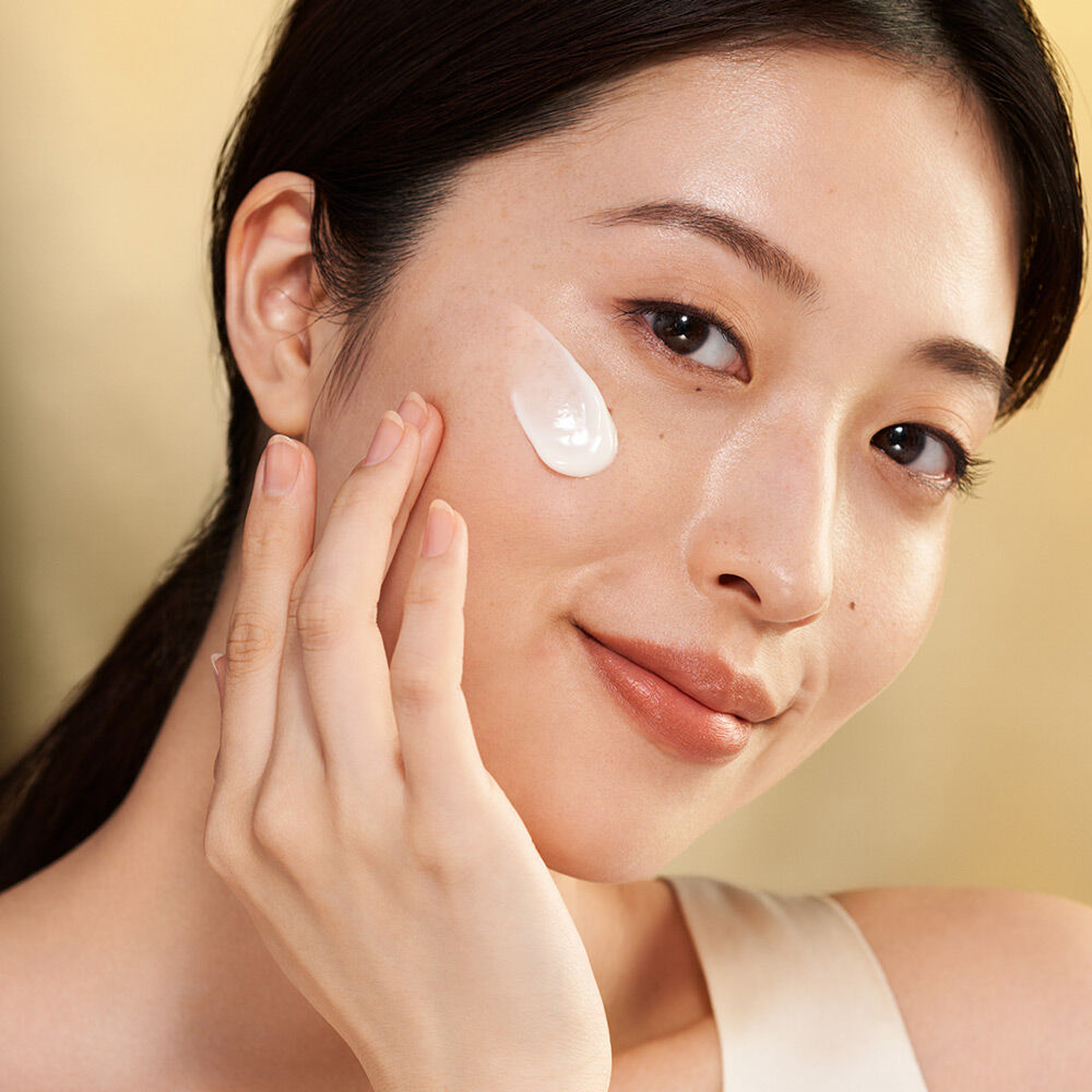 Uplifting and Firming Advanced Cream Soft  ( บรรจุภัณฑ์ Refill ), 